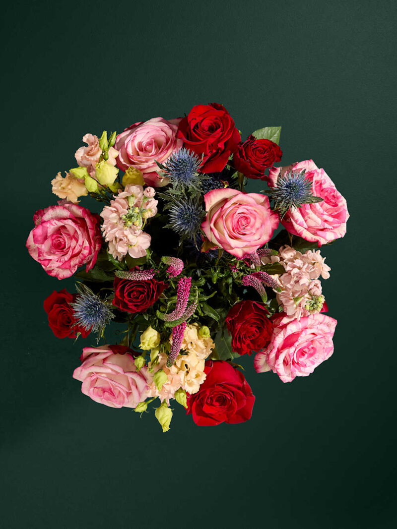 Īpašs graciozu rožu ziedu pušķis