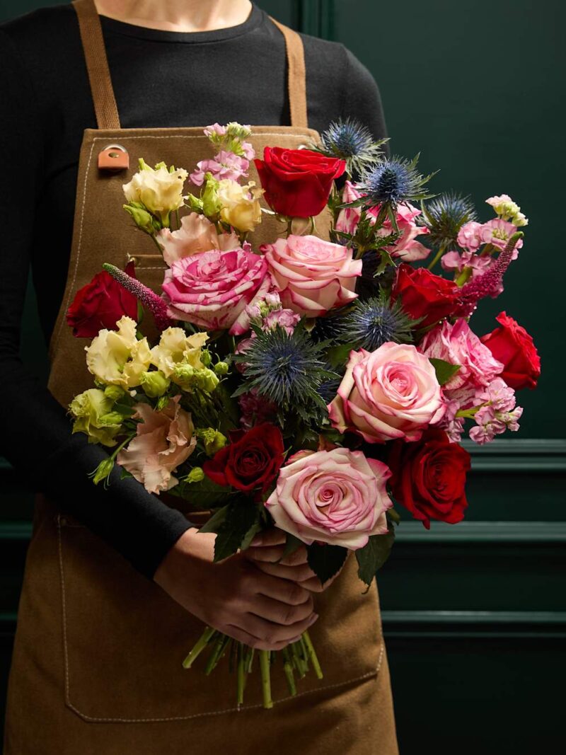 Īpašs graciozu rožu ziedu pušķis