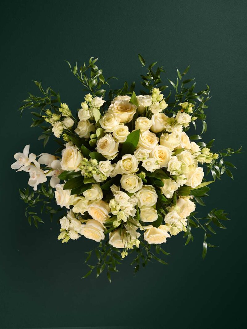 Luksusa rožu un orhideju ziedu pušķis